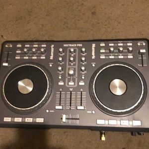 Numark mixtrack pro dj controller